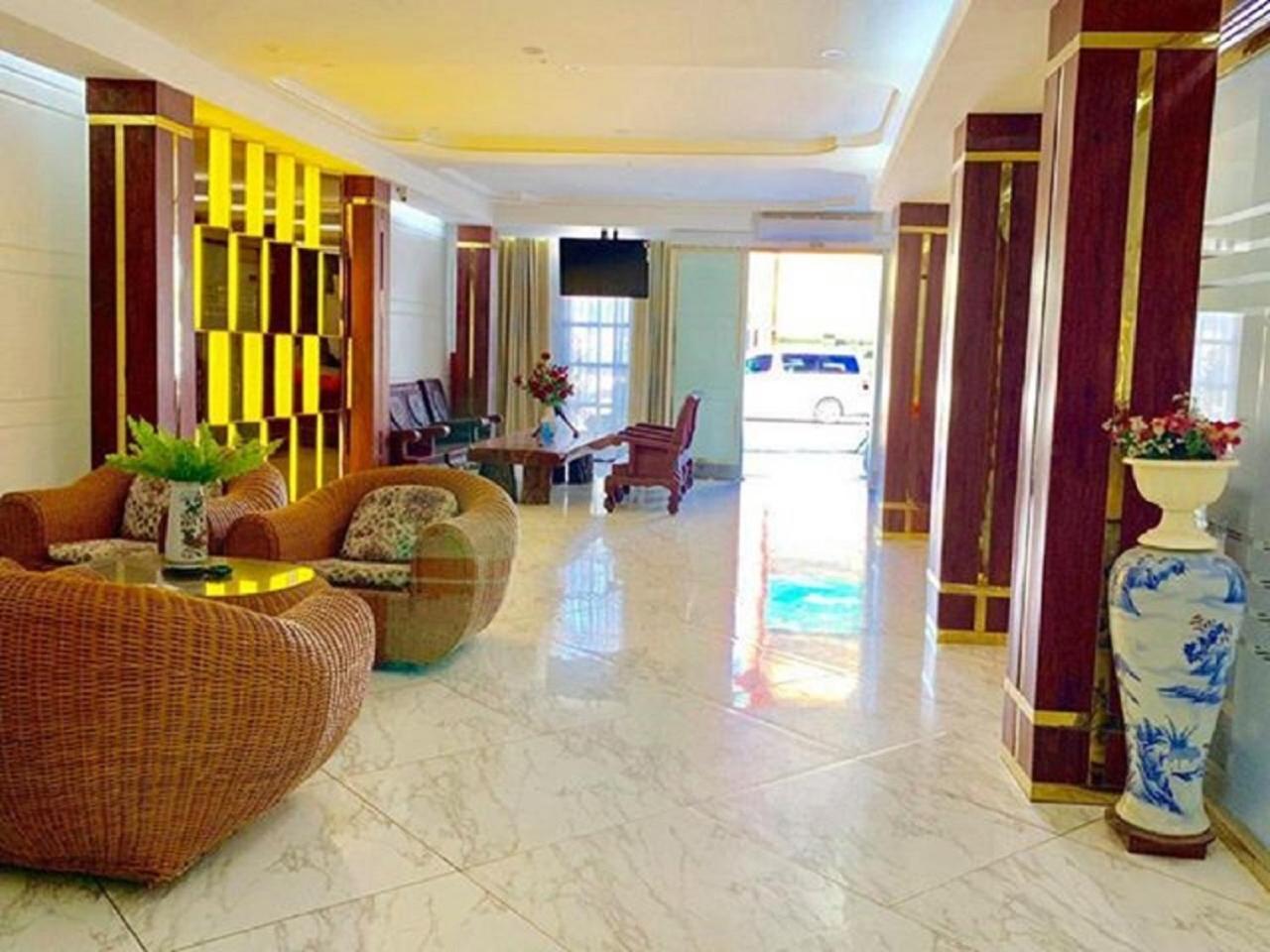 Palace Hotel Mandalay Exterior foto